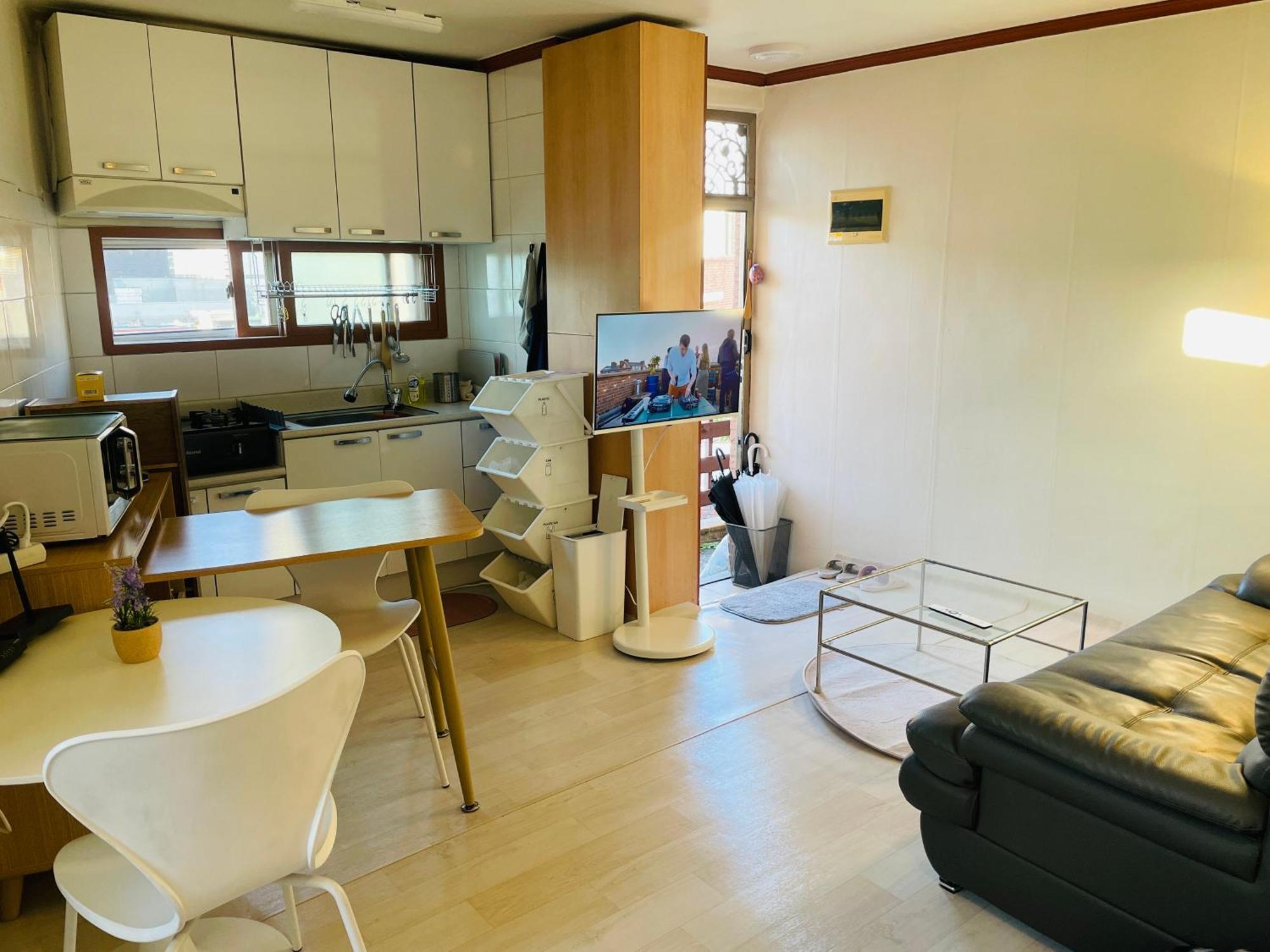 Apartment Two Bedroom With Living In Sinchon