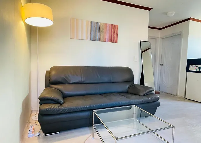 Two Bedroom With Living Room In Sinchon