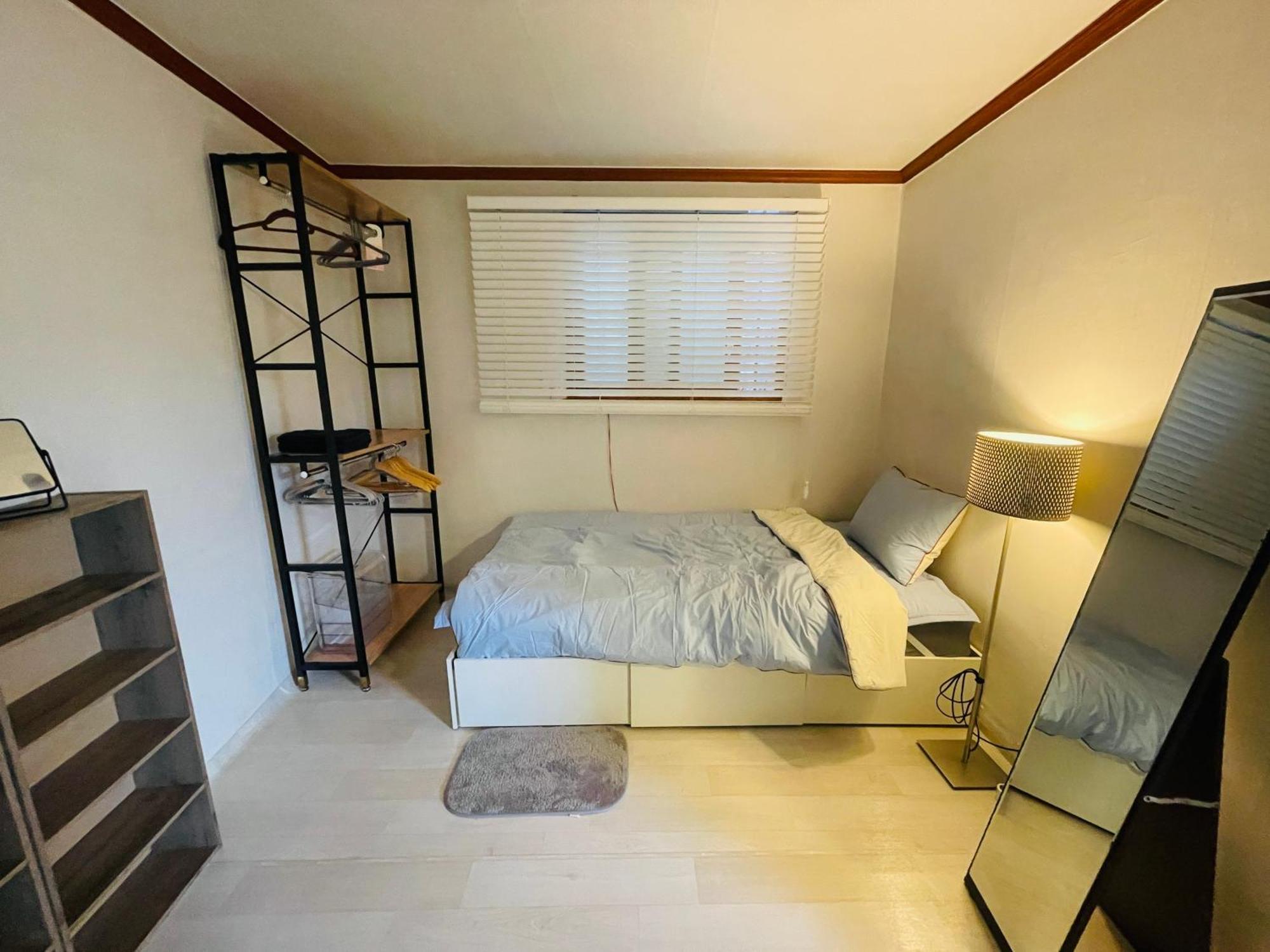 Two Bedroom With Living In Sinchon Apartment Seoul