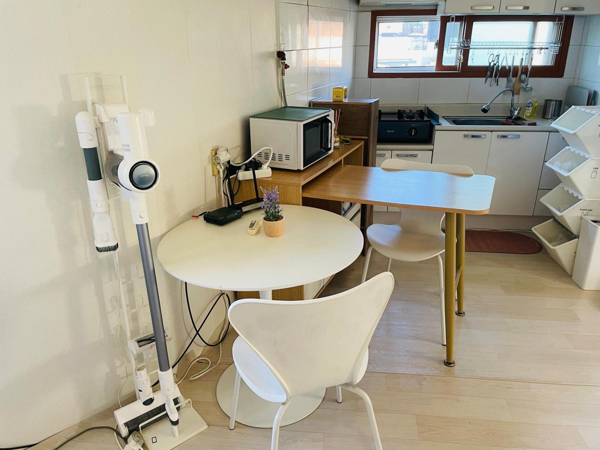 Two Bedroom With Living In Sinchon * Seoul