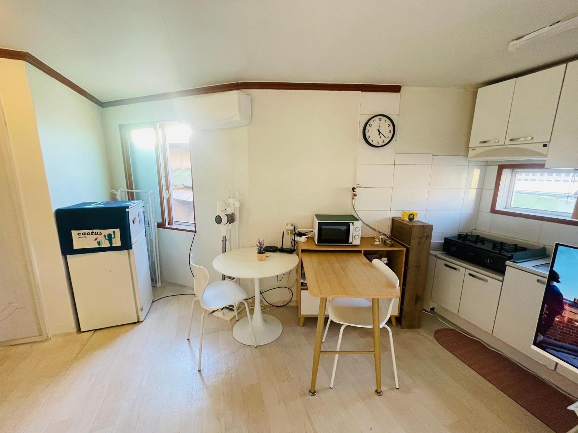 Two Bedroom With Living In Sinchon * Seoul
